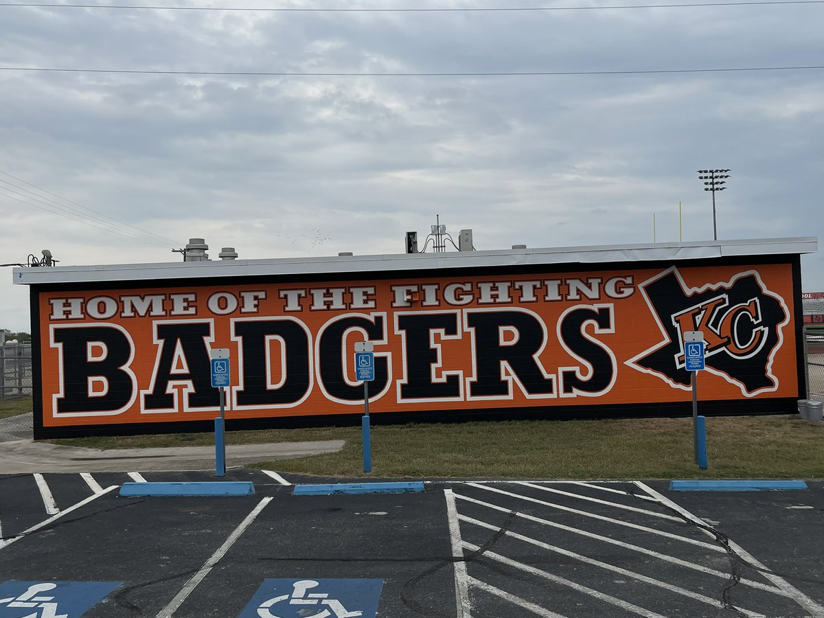 Cal Garcia has been working so hard to finish our new mural. We appreciate all of his great work and know this project will last for many years!  #BPND #CountOnMe