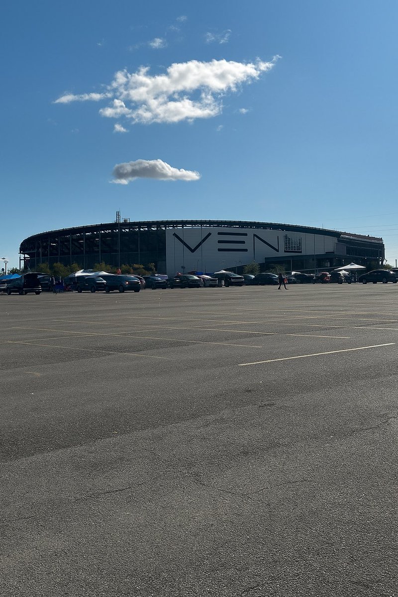 A hefebossup concert would go crazy here #vlone #bills