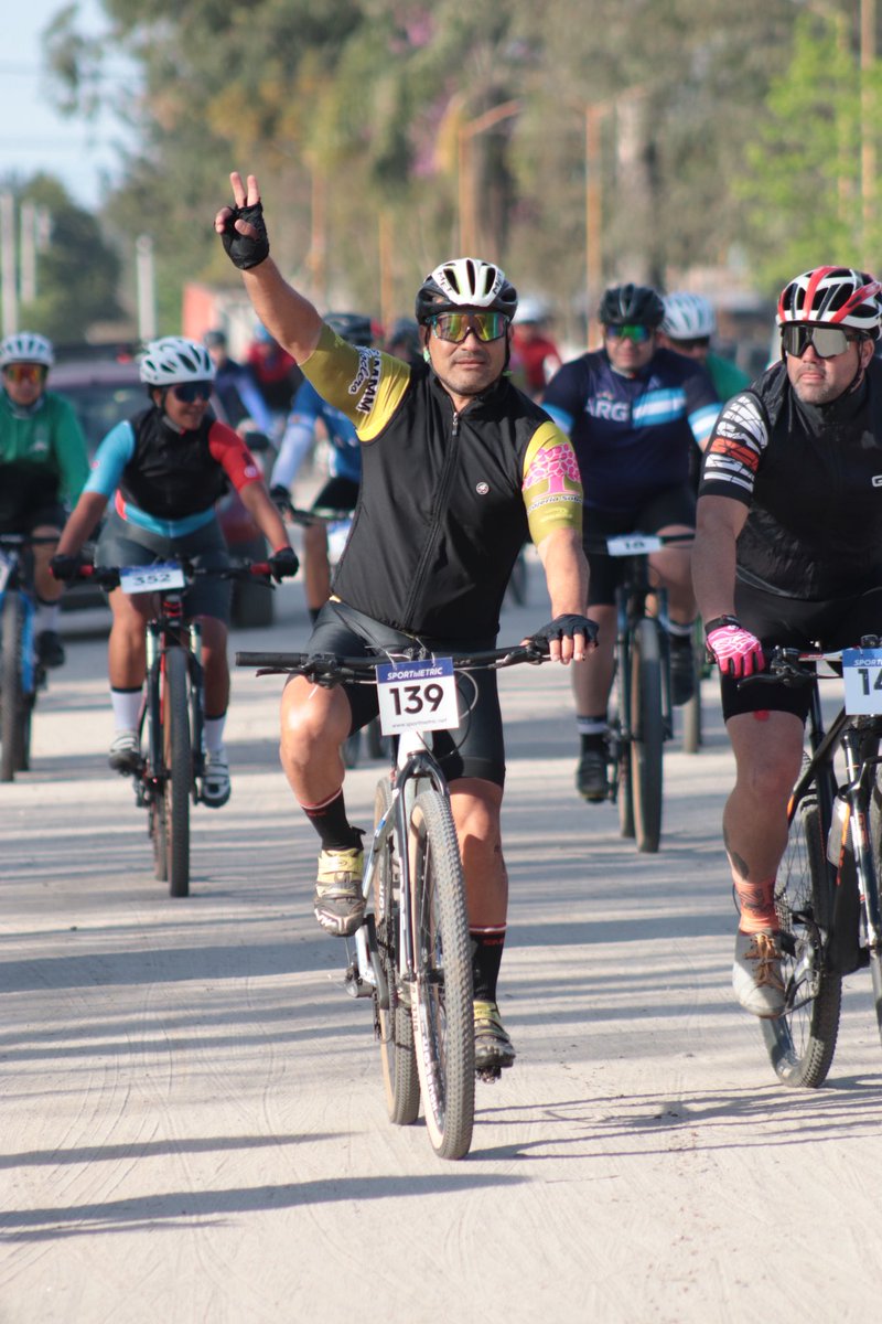 🚴‍♀️DESAFIO PUEBLO VIEJO🚴‍♂️

Una verdadera fiesta del deporte, el turismo y la naturaleza que reunió a familias y más de 900 deportistas de distintas provincias en un entorno único.