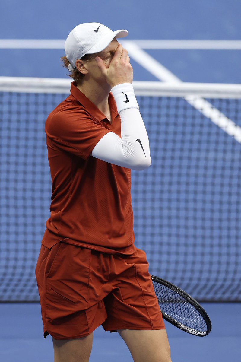 sinnertimes's tweet photo. Not the ending we dreamed of in New York. Tonight Jannik was far from his best – the first serve never clicked, the rhythm never came. The US Open title, the back-to-back, the No.1 streak slip away.

But one thing never changes: our support. Always behind Jan, as we know you are too. Let this setback be a lesson on the road ahead. 🦊🧡