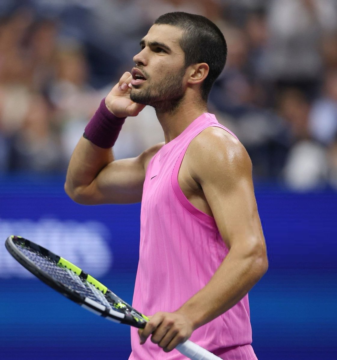 Carlos Alcaraz com 22 anos:

6 Grand Slams
8 Masters 1000
7 ATP 500
2 ATP 250

Número 1 do mundo