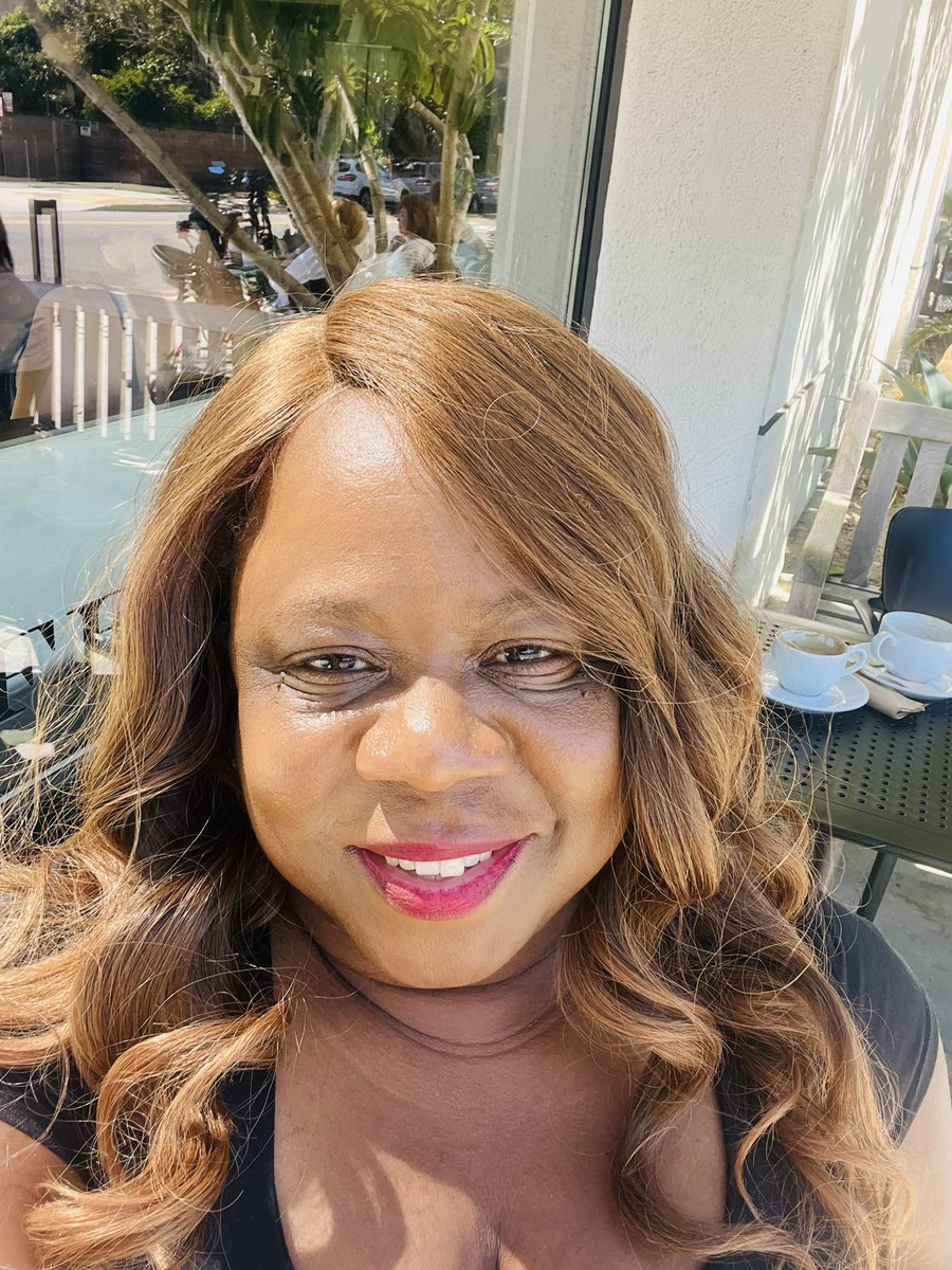 LAUnityProject's tweet image. Catching rays + catching strength ☀️✨
Vitamin D: the glow we forget we need until we feel it. I hope you’re enjoying your Sunday and those gorgeous rays. I’m putting the finishing touches on the article that will drop today. I hope you enjoy it 
#RefreshYourself #VitaminD