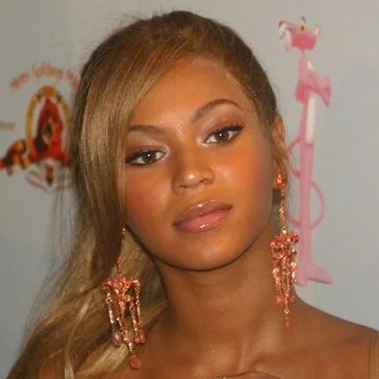 Can’t get this early 2000’s peachy blush/lip combo out of my head why did we stray away from this