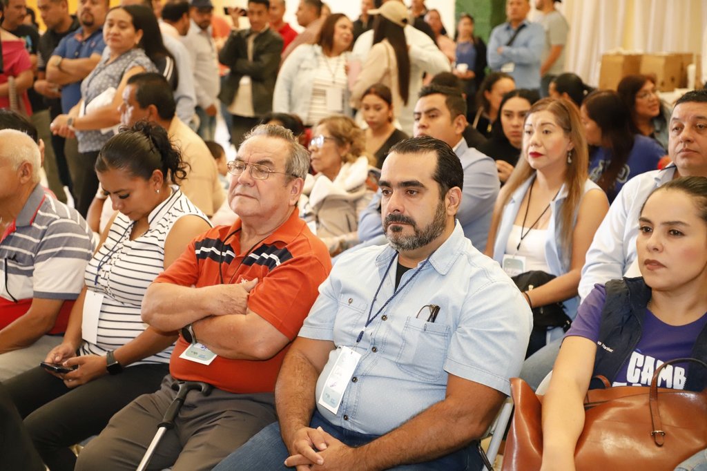 PAN Jalisco (@pan_jalisco) on Twitter photo Con gran entusiasmo y compromiso democrático, la militancia de Tlaquepaque realizó su #AsambleaMunicipal para renovar su mesa directiva y elegir sus propuestas al consejo estatal y nacional.
Actividad que contó con la participación y mensaje del pdte. Estatal <a href="/jpablocolin/">Juan Pablo Colín</a>; la Con gran entusiasmo y compromiso democrático, la militancia de Tlaquepaque realizó su #AsambleaMunicipal para renovar su mesa directiva y elegir sus propuestas al consejo estatal y nacional.
Actividad que contó con la participación y mensaje del pdte. Estatal <a href="/jpablocolin/">Juan Pablo Colín</a>; la