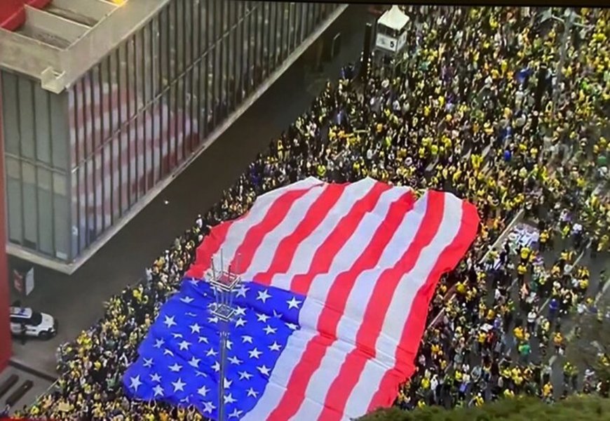 NOSSA, SER PATRIOTA BOLSONARISTA É REALMENTE MUITO DIFICIL! COMO QUE A GENTE VAI DEFENDER TER UMA BANDEIRA GIGANTE DOS ESTADOS UNIDOS, MAIOR QUE QUALQUER BANDEIRA DO BRASIL, NA MANIFESTAÇÃO DO DIA DA INDEPENDÊNCIA DO BRASIL 🤔🤔🤔