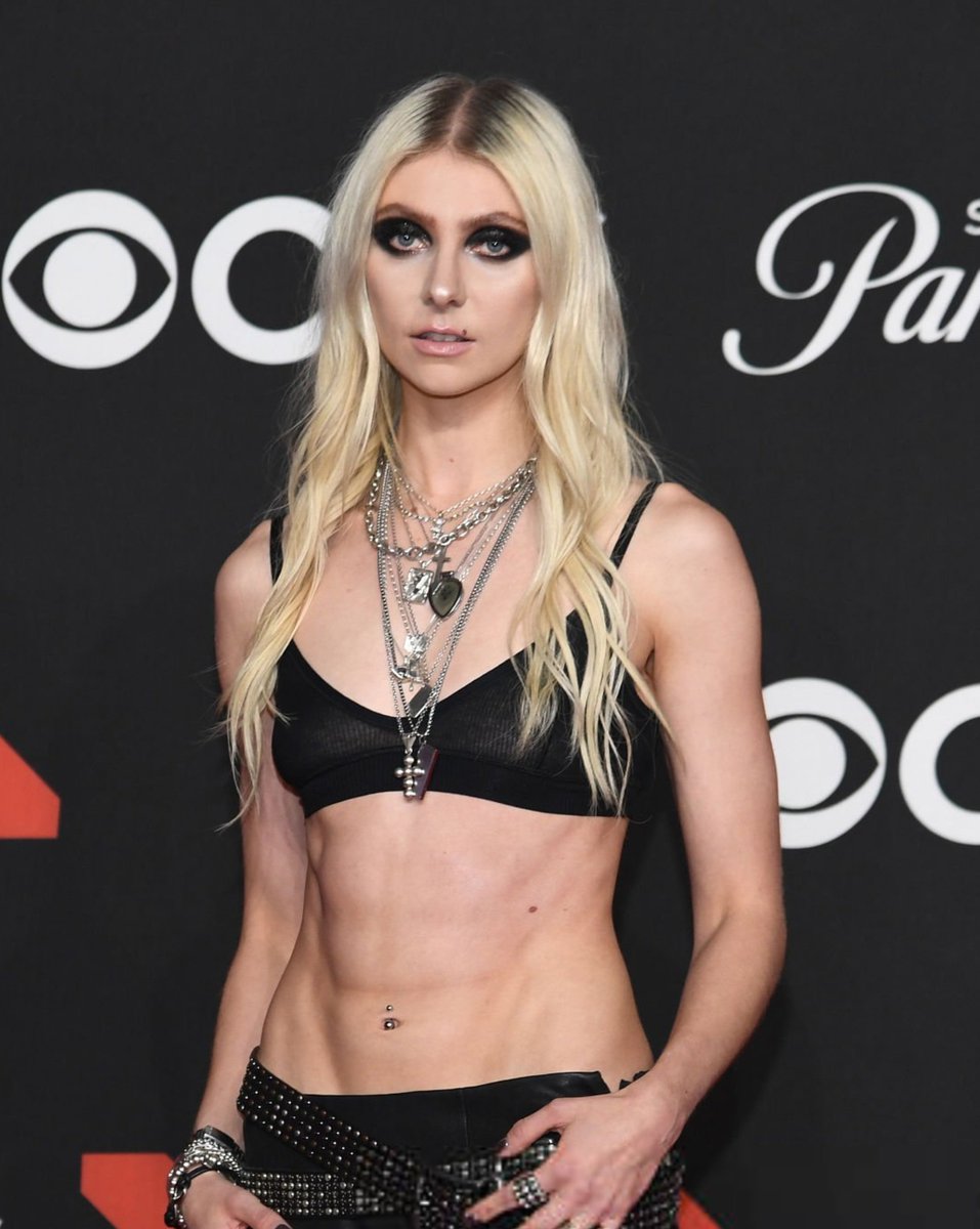 taylor momsen at the vmas 🔥