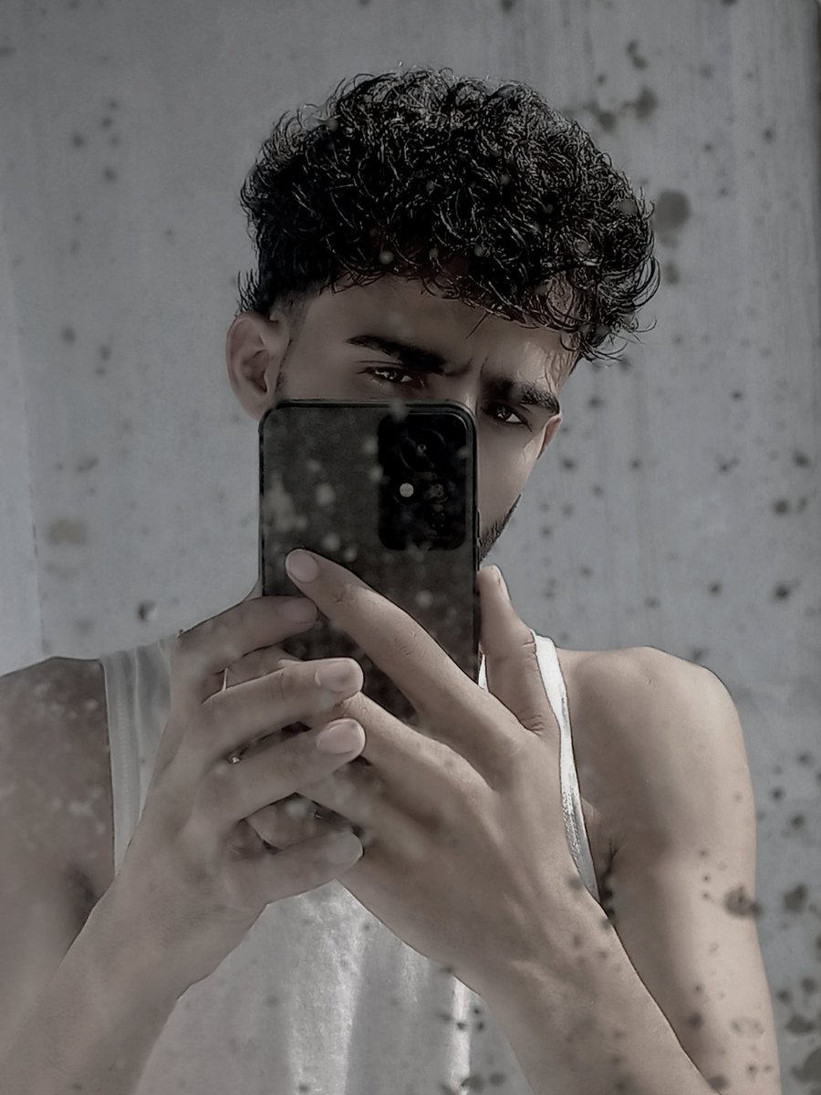 ہم دل کے حسین تم سمجے نہیں 
ہو تم بھی حسین پر دل کے نہیں