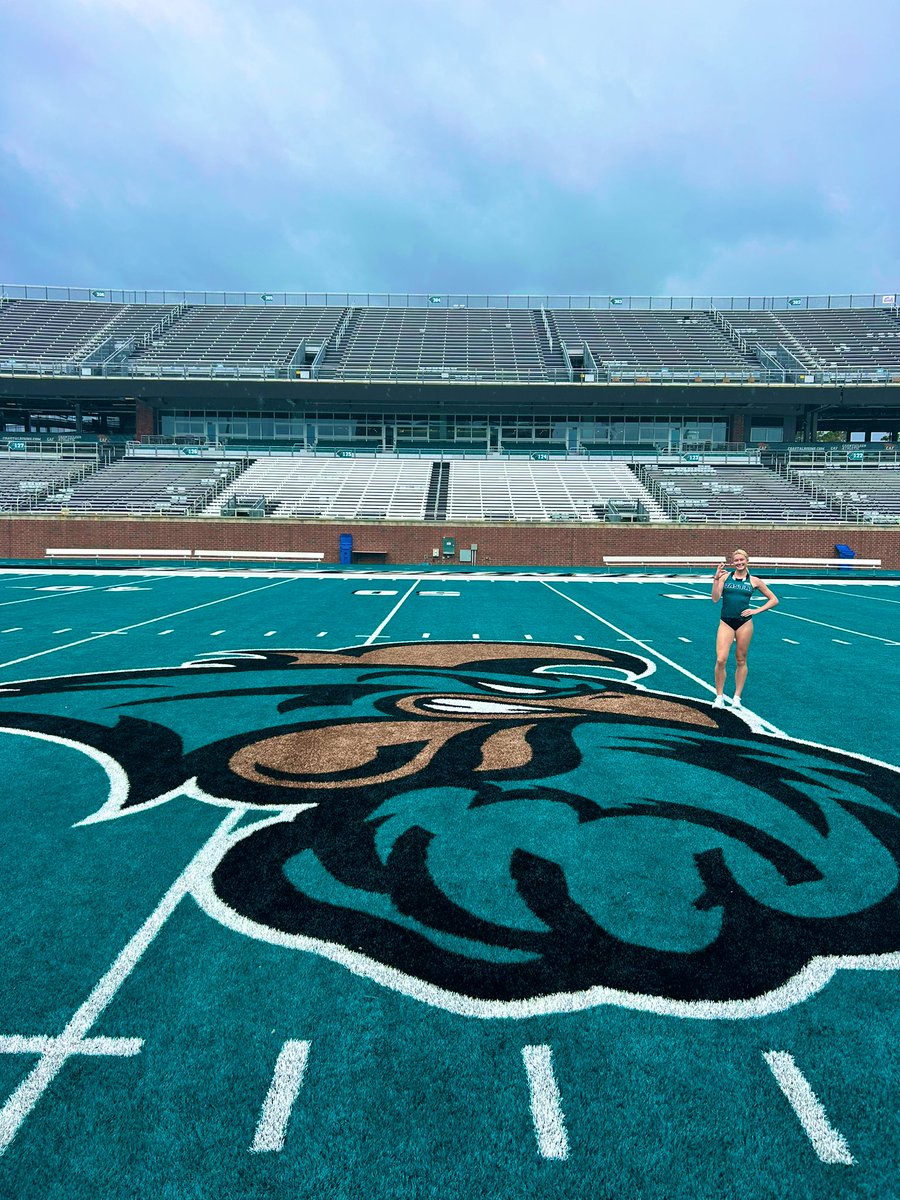 Madisonhenkel11's tweet photo. After a great visit at Coastal Carolina University I am happy to share that I have received my first D1 offer. Go Chants! https://t.co/vY1k9ck4pK