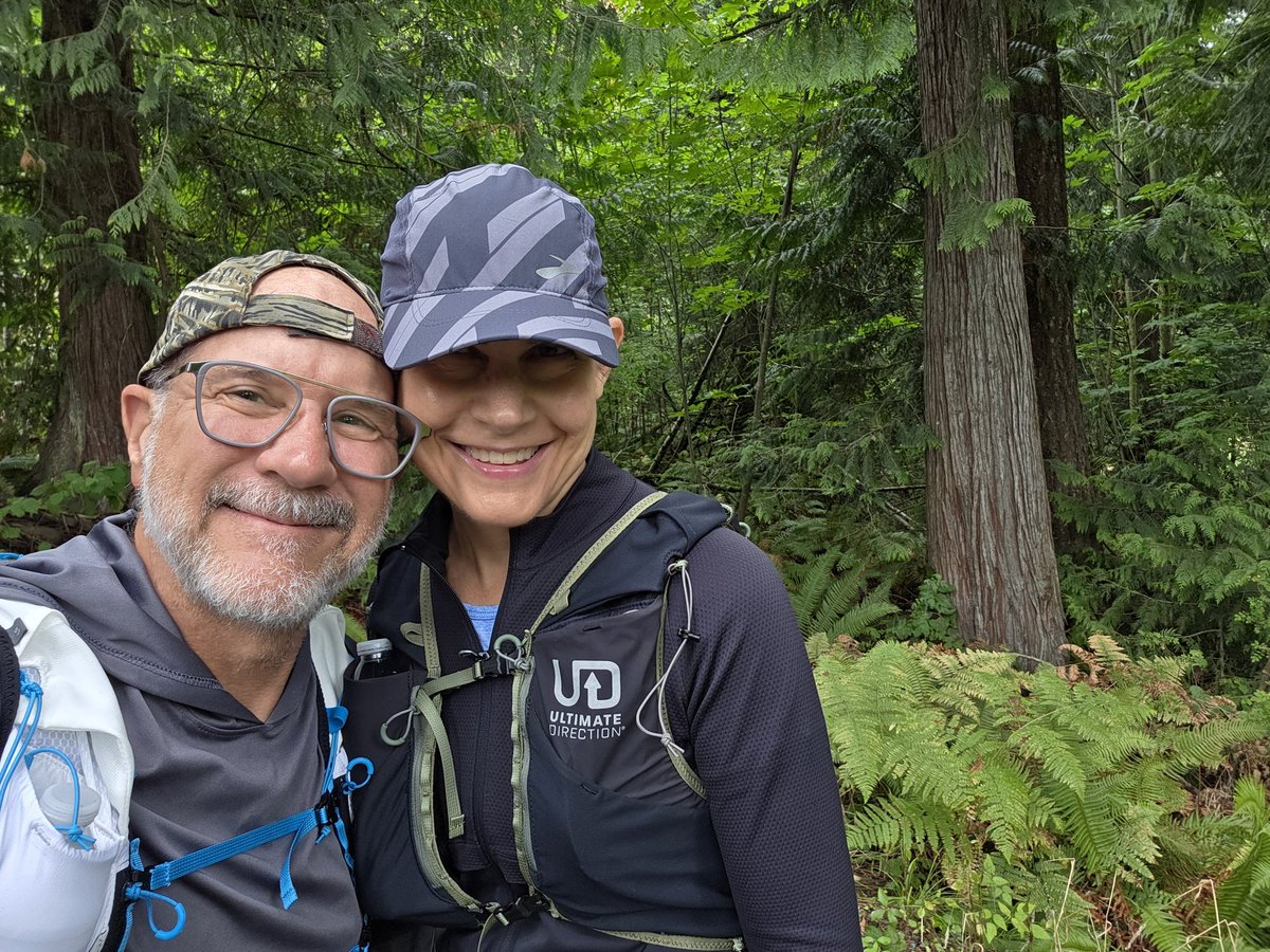 lesview's tweet image. Having a fun hike at Tehaleh with Vee Outside!