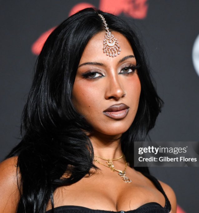 THEYRE NAMED KATSEYE FOR A REASON.