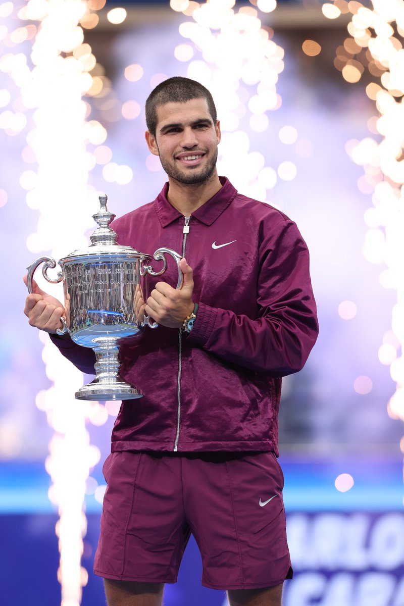 juegosolimpicos's tweet photo. CARLOS ALCARAZ GARFIA 🇪🇸🥹

🏆🏆🏆🏆🏆🏆

22 años, seis títulos de Grand Slam. ¡Maravilloso!

#USOpen I @carlosalcaraz @COE_es https://t.co/eG6p22hi3t