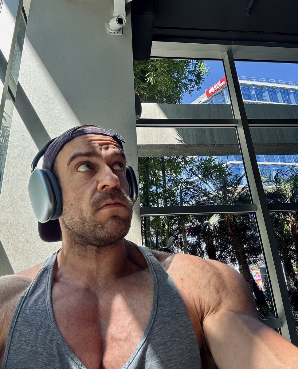 Feel like I’m being watched 🤔