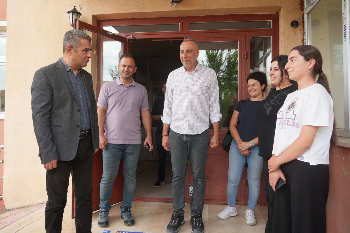 Yeni eğitim öğretim yılı başlarken, İl Milli Eğitim Müdürümüz Sayın Süleyman Ekici, Oltu Fen Lisesi ve Yakutiye Anadolu İmam Hatip Lisesi pansiyonlarında kalan öğrencilerimizi ziyaret ederek onlara “hoş geldiniz” dedi. 🌟

🛏️ Pansiyonlarımızın fiziki koşullarını yerinde inceleyen