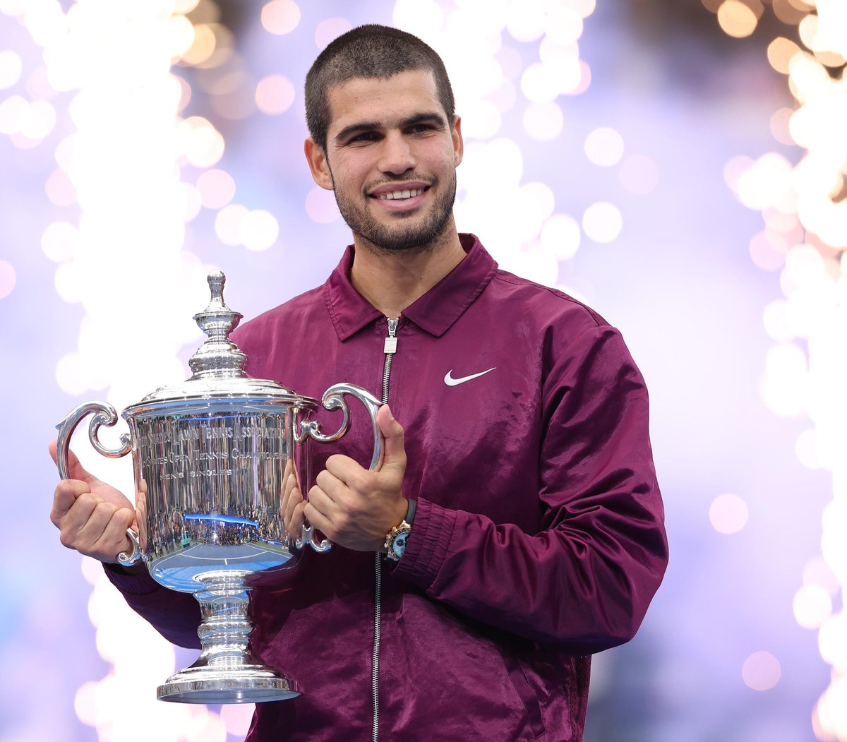 Rafa Nadal (@rafaelnadal) on Twitter photo ¡Enhorabuena <a href="/carlosalcaraz/">Carlos Alcaraz</a>! ¡De nuevo Campeón 🏆 del <a href="/usopen/">US Open Tennis</a> y número 1!
Felicidades por todo el trabajo que hay detrás de esta gran temporada 💪🏼 ¡Enhorabuena <a href="/carlosalcaraz/">Carlos Alcaraz</a>! ¡De nuevo Campeón 🏆 del <a href="/usopen/">US Open Tennis</a> y número 1!
Felicidades por todo el trabajo que hay detrás de esta gran temporada 💪🏼