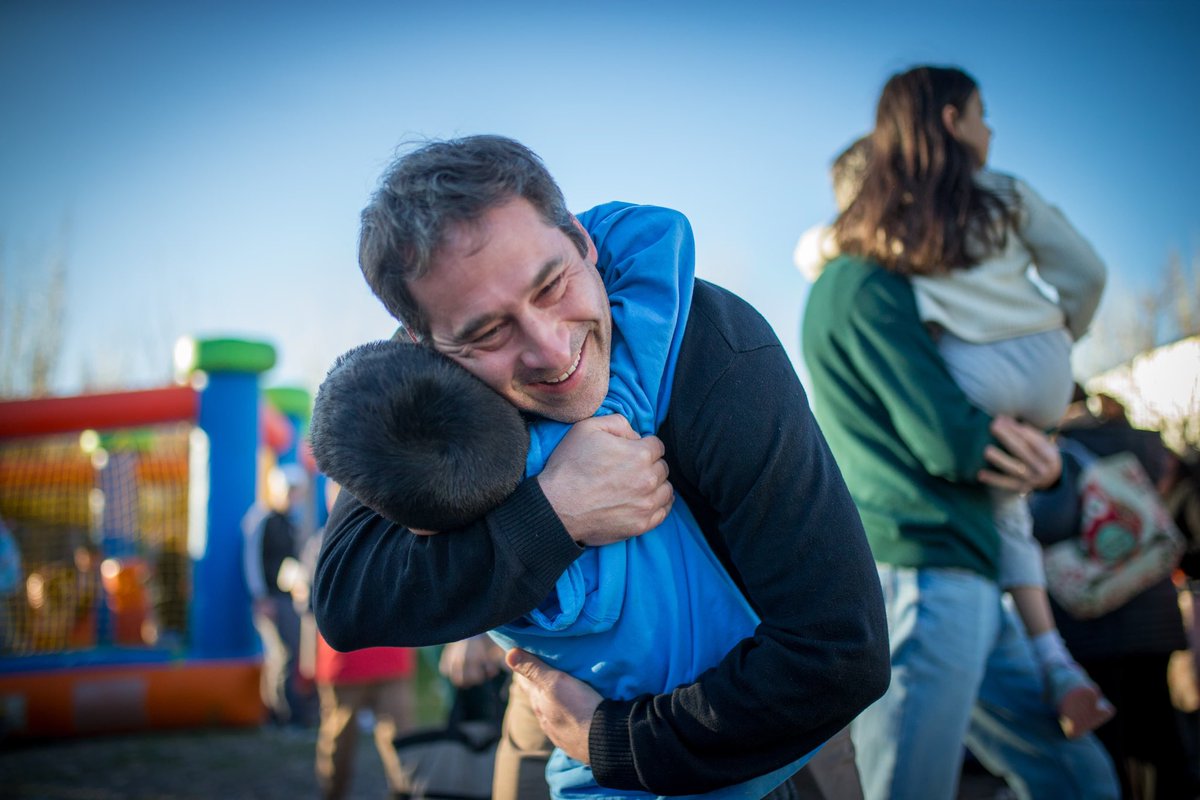 #Comodoro | Recibido entre abrazos y muestras de afecto, Luque destacó la feria de productores de Km. 17 como un motor económico para la ciudad y reafirmó su compromiso de seguir trabajando por la provincia desde el Congreso.