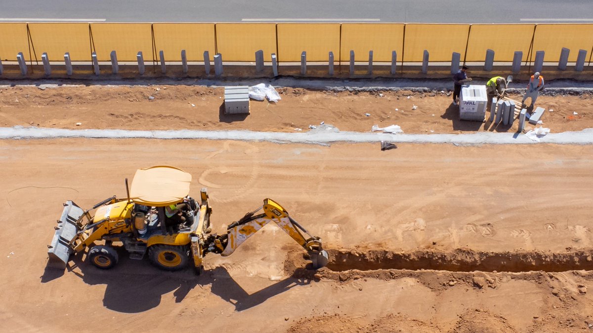 Amanat_Hail's tweet photo. 🏗️ | أعمال ومشاريع

 🚧 نعمل على مسار رياضي متكامل
       يدعم صحتكم ورفاهيتكم 🏃
          ويواكب جودة الحياة 🌿

حي أجا📍

📸 |  #حائل_الأجمل 
 #أمانة_منطقة_حائل https://t.co/r7qZgCIHgF