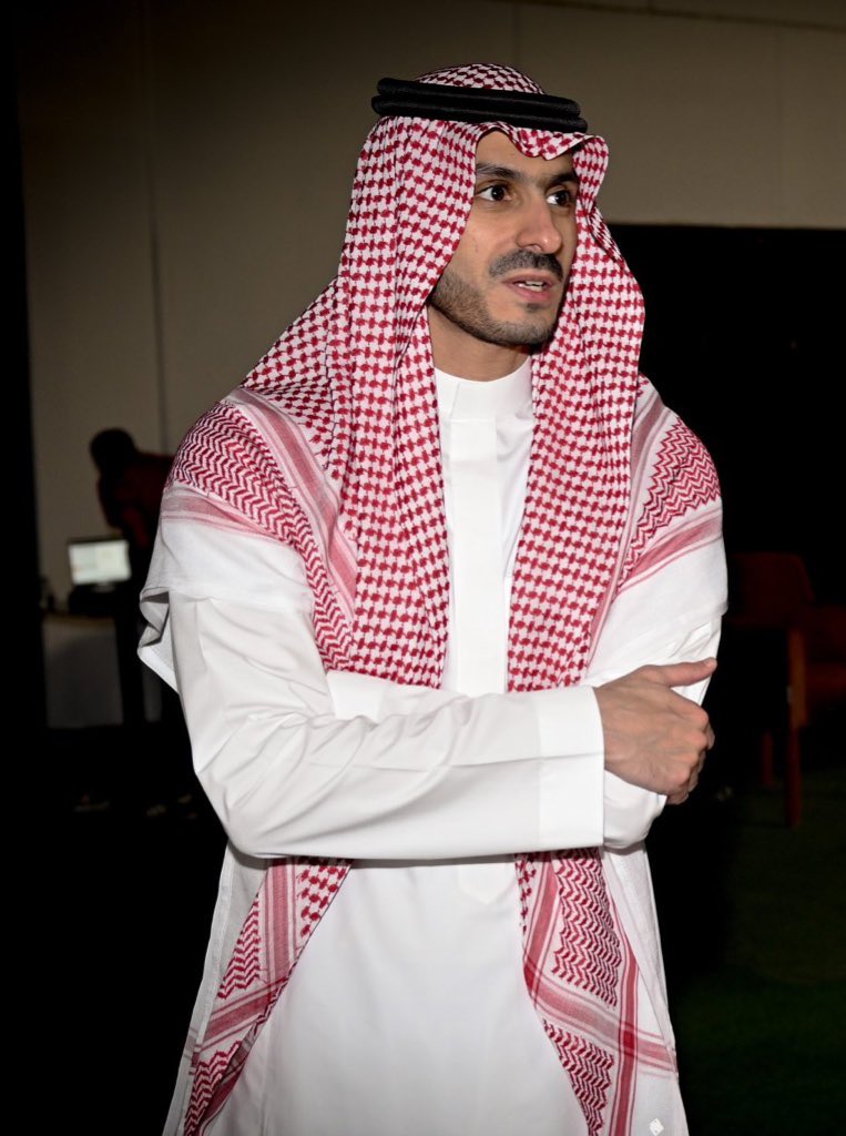 Turk1gh's tweet photo. في وقت الخصخصة والشركات، لم يكن للشباب سوى هذا الرجل الذي رفض التخلي عن معشوقه!

الرمز دفع مبالغ طائلة لخزائن الشباب منذ الموسم الماضي ونجح هذا الصيف بجلب ألغواسيل وتمويل الميركاتو بصفقاته الأجنبية والمحلية ..

التاريخ لن ينسى ما يفعله عبدالرحمن بن تركي 👏

🖤🤍 https://t.co/D33yYpnACo