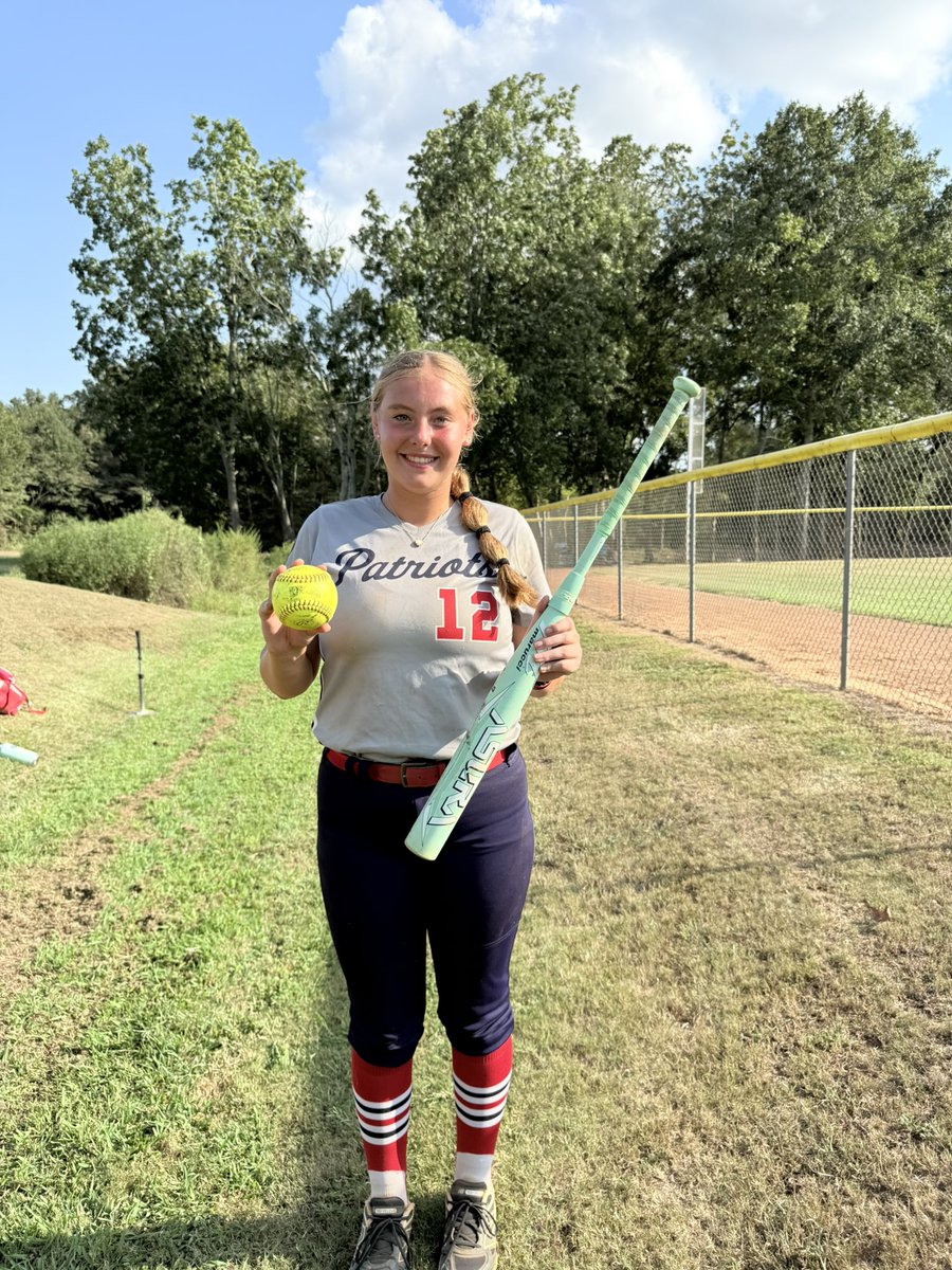 Anna Parker (2028-INF) <a href="/Anna4softball/">Anna Parker</a> smoked a no doubter to the trees today with her <a href="/Maruccifp/">Marucci Fastpitch</a> Asura at Enterprise State! #maruccipatriots <a href="/coachclairg/">Coach G</a> @camdendecker <a href="/e_newellcoach/">Eric Newell</a> <a href="/NateTompkins/">Coach Nate</a> @commodorebuc <a href="/britt_crowson/">Brittany Crowson</a> <a href="/ashlieghmclean/">Ashliegh McLean</a> <a href="/BaynesCoach/">Coach Baynes</a> <a href="/coachclairg/">Coach G</a> <a href="/zhart18/">Zach Hart</a>