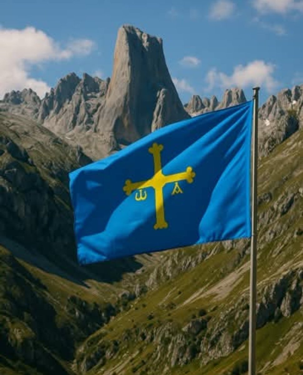 VientuNordes's tweet photo. A todas las personas que viven y sienten como propia esta tierra cargada de historia y, muy especialmente, a todos los asturianos que tuvieron que emigrar y se encuentran lejos de su tierra en un día tan señalado.

Feliz Día de Asturias/Prestosu Día d'Asturies. https://t.co/4P1i9gJ5uI