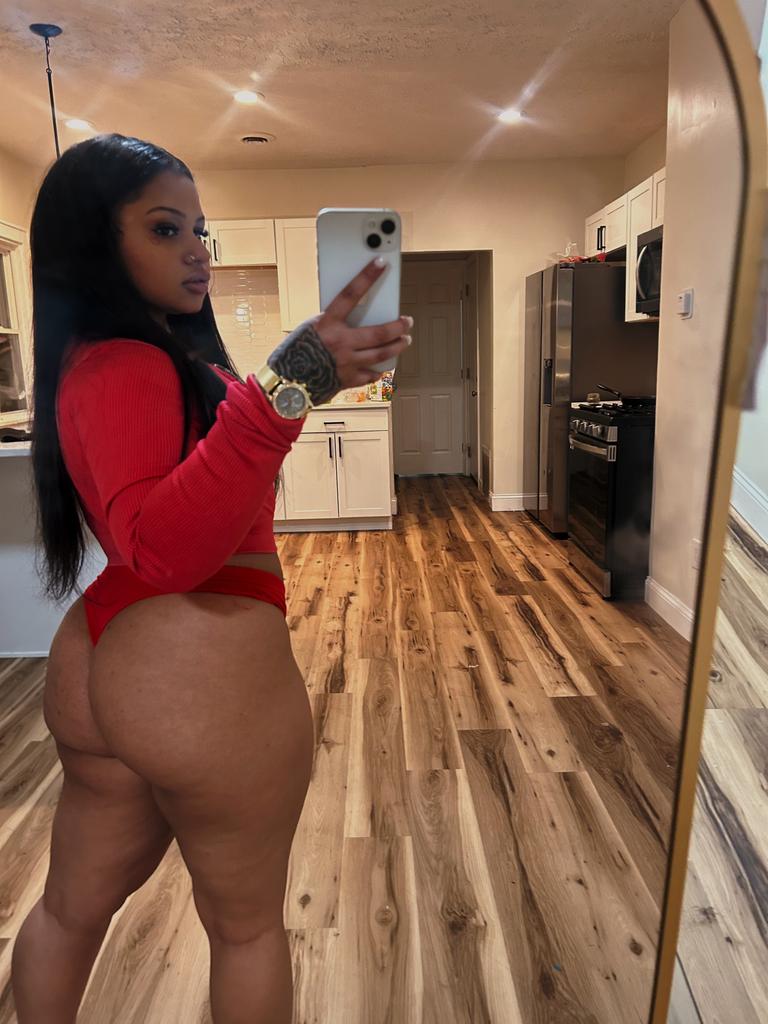 FOREIGNN MII🌹💦 tweet media
