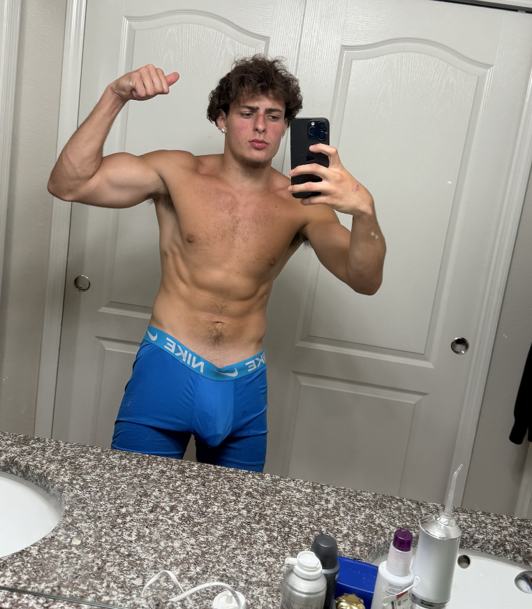 AJTheHeatt's tweet photo. Unlock my nudyz stash by simply commenting "hello" https://t.co/4dVS4ykat9