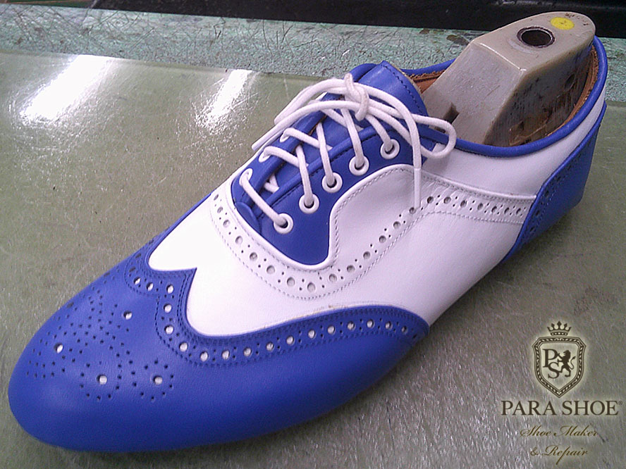 parashoecom's tweet photo. クラシックタイプのゴルフシューズを製作中。
https://t.co/B8b4VUCukH

現在、職人がハンドメイドで製作中のゴルフシューズをご紹介。爽やかなホワイト（白）×ブルー（青）のコンビウィングチップ。もし、ご興味ある方ぜひご連絡いただけますと幸いです。サイズは23cm～28cmまでお作りできます。 https://t.co/JT5idoSChY