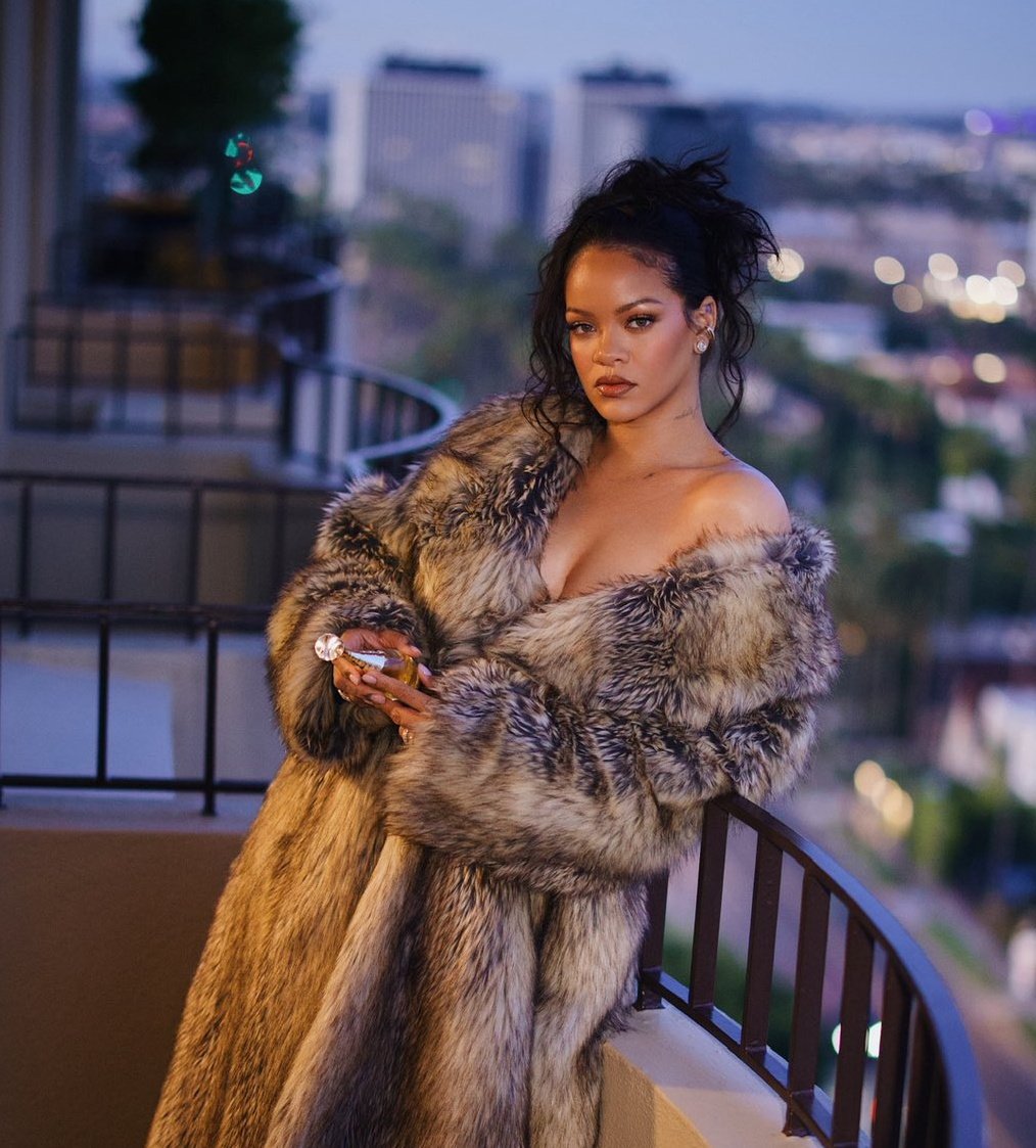 cisneadorado_'s tweet image. rhaenyra targaryen x rihanna