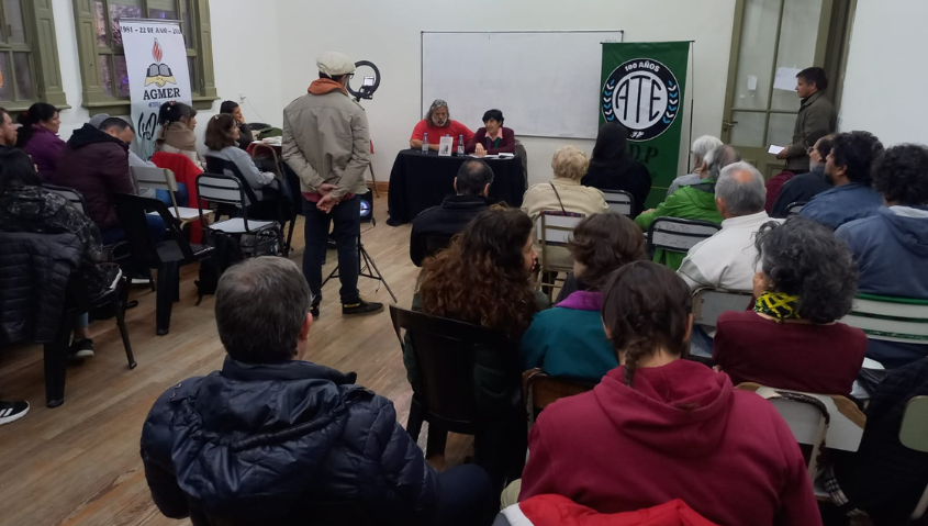 Se presentó en Paraná un libro sobre Javier Mieli y la batalla cultural en la Argentina
Un nutrido público se dio cita en el encuentro. Allí, además, se promovió el lanzamiento del Movimiento Cultura en Alerta.
Nota completa: goo.su/N43ky