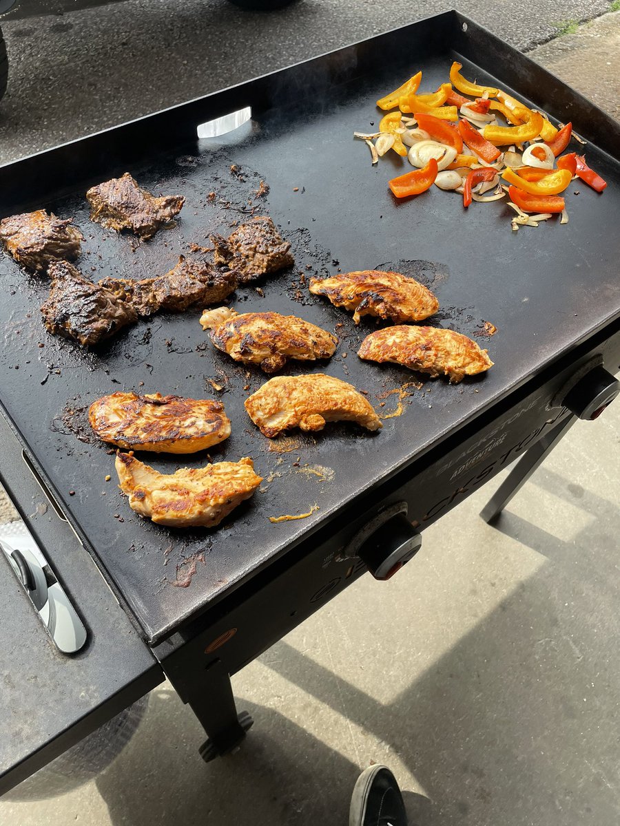 clapped36's tweet image. Hole in da block of da fit yippee