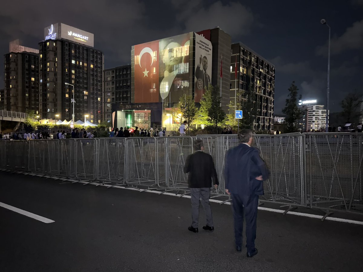 Harun Özgür Yıldızlı (@harunyildizli1) on Twitter photo ‼️ İstanbul İl Başkanlığımızdayız ! 
Kuruluşun ve kurtuluşun partisi Cumhuriyet Halk Partisine kimse boyun eğdiremez!
#chpteslimalınamaz ‼️ İstanbul İl Başkanlığımızdayız ! 
Kuruluşun ve kurtuluşun partisi Cumhuriyet Halk Partisine kimse boyun eğdiremez!
#chpteslimalınamaz