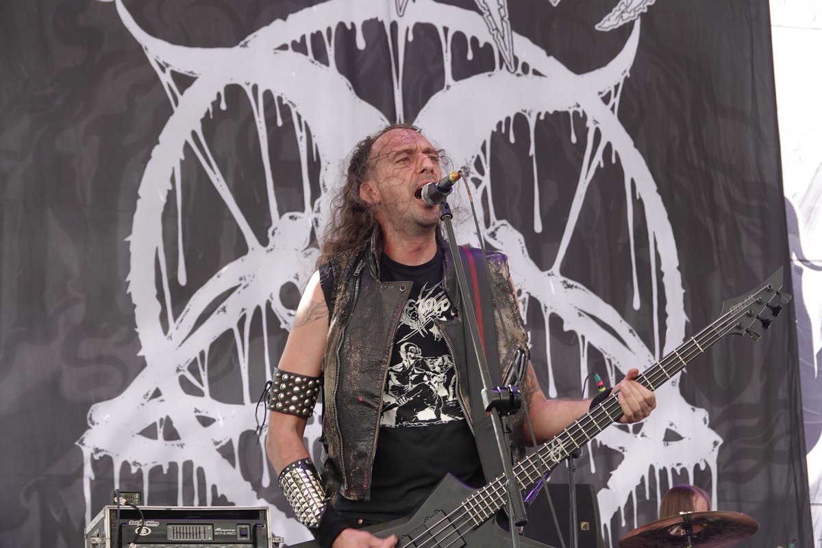 Necrot de Oakland desatando las legiones de moshers acá en el Candelabrum Metal Fest IV 🔥