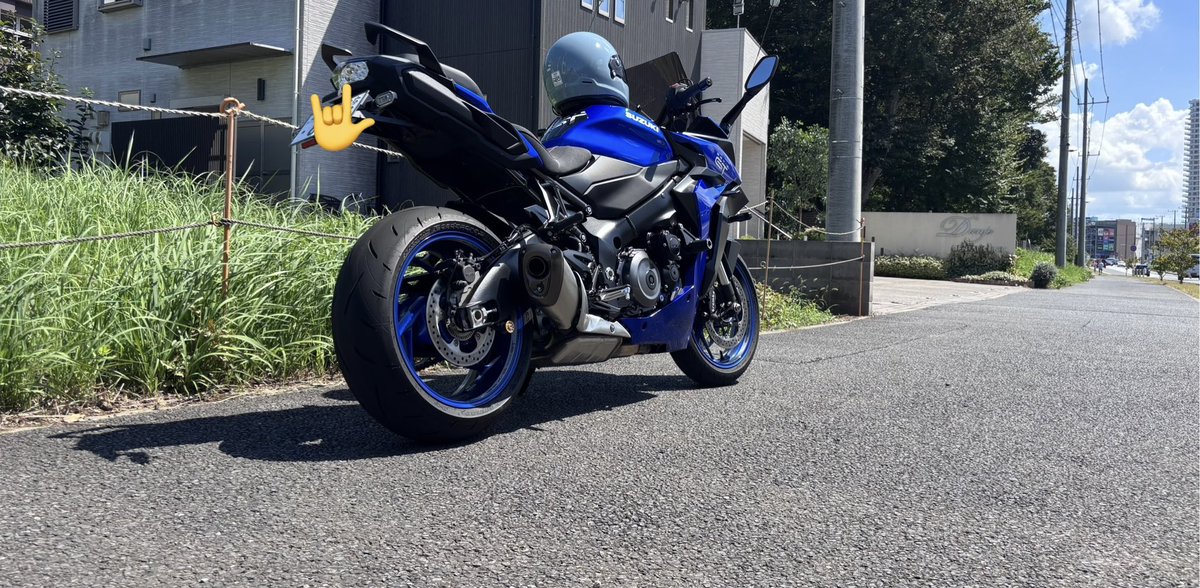 EMO78991297's tweet photo. 車ないから今日もGT🏍️
暑い 車ほしぃ
#gsx
#s1000gt
#suzuki https://t.co/Mxas2c07Mb