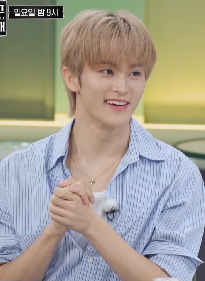 หล่ออะะะะะ ในที่สุดก้จะได้เห็นฮีไปนั่งหล่อ ๆๆๆ พุดจาน่ารัก ๆๆ ในรายการสักที🥹🥹🥹