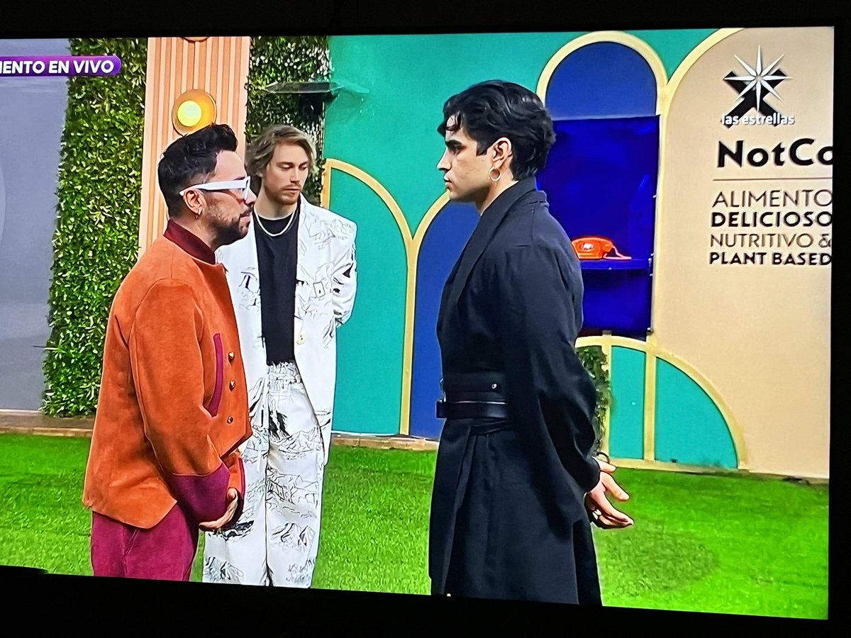 raphaelistasmx's tweet photo. “Tienes esas cosas de chavo” 😒 me acordé de @Ninelconde con su lenguaje forzado para caer bien #LaCasaDeLosFamososMéxico #LaCasaDeLosFamosososMx #LaCasaDeLosFamososMx3 #LCDLFMX #AARONSEQUEDA #TeamNoche #TEAMNOCHESEQUEDA #LCDFMX3 #LCDFM3 #LaCasaDeLosFamososM3 https://t.co/kvCVRdrNbN