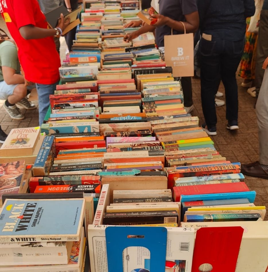 AffordableArtKE's tweet image. Countdown to Saturday 13 September - @MuseumSociety secondhand book sale and pop-up market. A treasure trove for book lovers.