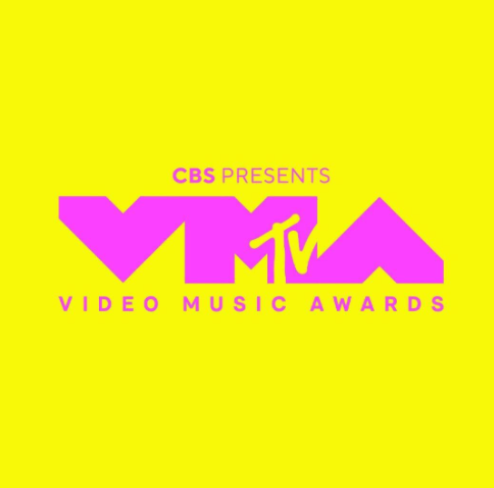 AboutMusicYT's tweet photo. BLACKPINK, Lisa and Rosé are the only kpop artists that won a VMA this year. https://t.co/thUoT7HJsJ