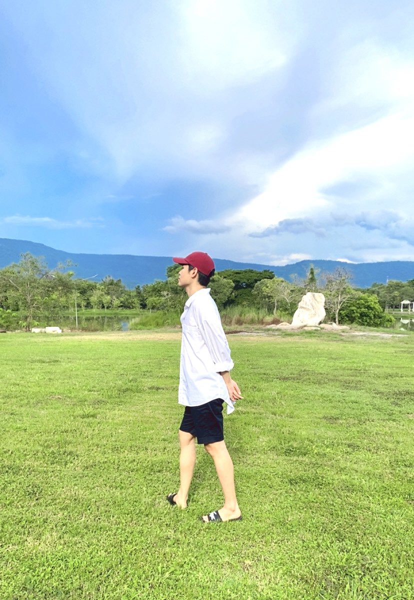 “Natural light, natural vibes.”