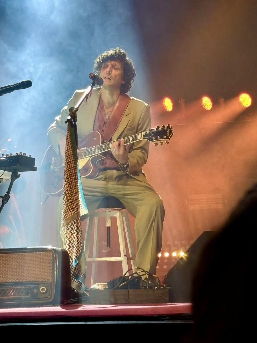 lagrimilde1's tweet photo. "Per una magia così val la pena vivere"

#ErmalMeta https://t.co/HobiRYkgVm