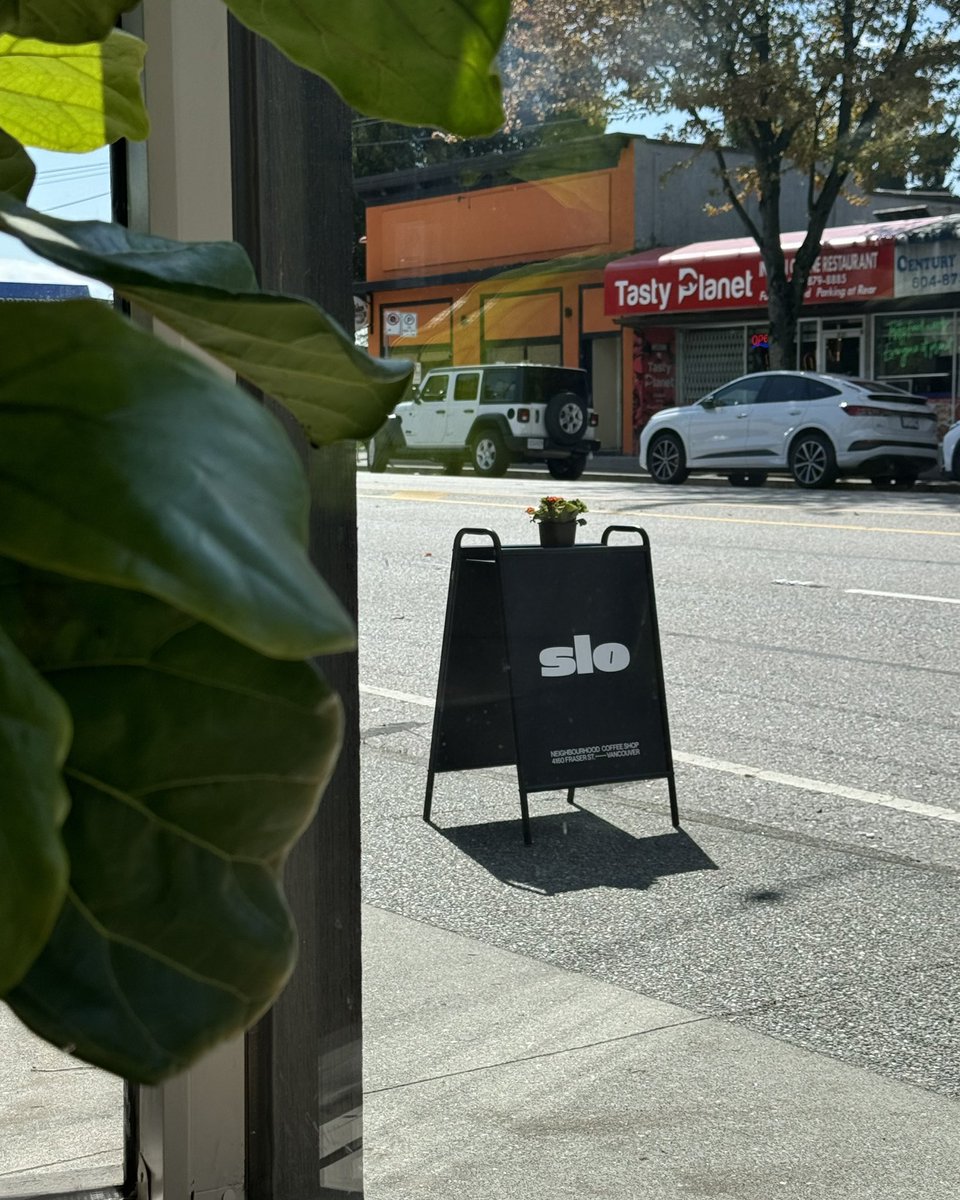 vanfunclub's tweet photo. 📌Slo Coffee
4160 Fraser St
🔌・Wi-Fi・🚻あり、Laptop制限あり。
ダウンタウンに2店舗目オープン。バリスタ新規募集中、話題中のSLO。
日本人のバリスタさん帰国してしまって、でもまた来年来るって言ってたから首を長くして待っている。
#vanfuncafe https://t.co/xzh6BeJWbI