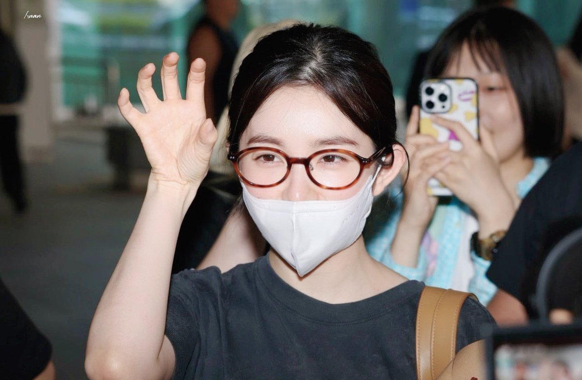 250831 ICN

언니를 보면 기분이 좋아지겠죠😎

#아이린 #IRENE
#레드벨벳 #Redvelvet