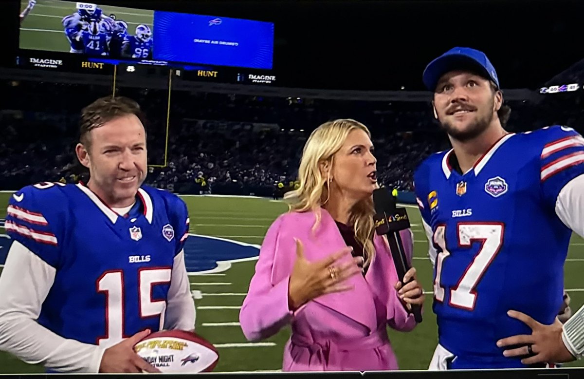 trimpewords's tweet image. Matt Prater looks like Josh Allen’s financial advisor who got to come on the field after the game #Bills #BillsRavens #mattprater #joshallen @BuffaloBills