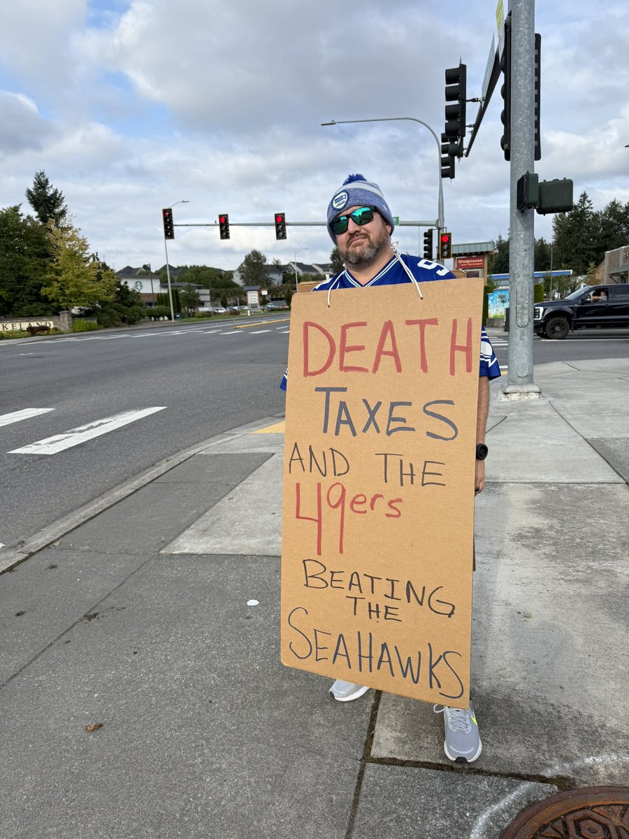 twitlips's tweet image. It’s another beautiful day in Seattle #FTTB #GoNiners #SFvsSEA