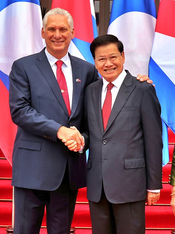 Nuestro presidente <a href="/DiazCanelB/">Miguel Díaz-Canel Bermúdez</a> en #Laos expresó al presidente de este hermano pueblo:
“ me doy cuenta que nuestra relación de amistad es sincera, honesta y muy fuerte, como lo son las relaciones entre nuestras naciones y pueblos". #DiaxCanelEnLaos #YoSigoAMiPresidente
