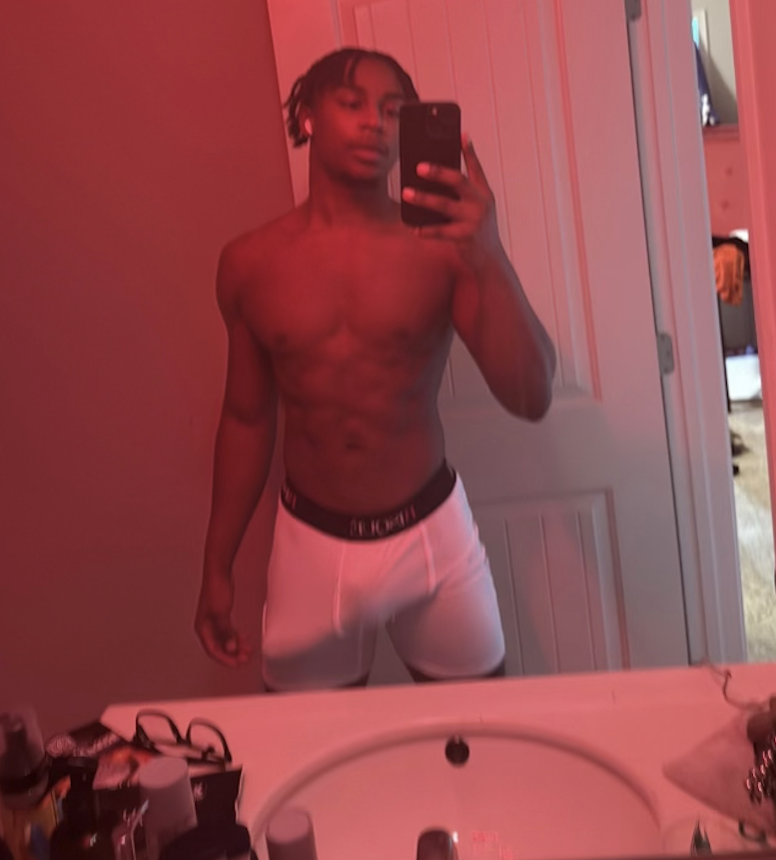 DeandreGodX's tweet photo. Every nudyz unlocks once you comment "hey" https://t.co/Nacwd3j4Vd