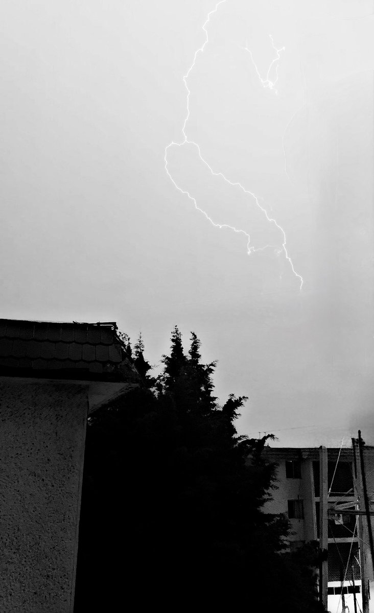 “… un encuentro casual era lo menos casual en nuestras vidas…”

Rayuela
Julio Cortázar