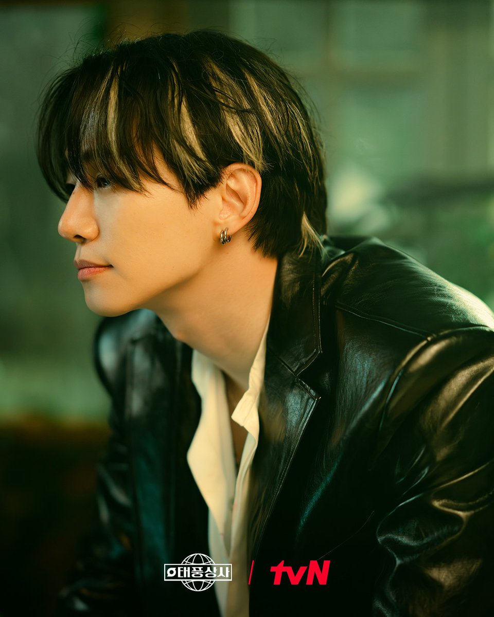 그 시절, 꺾이지 않았던 우리의 청춘
<태풍상사> 낭만의 1997년 포스터 공개!★

tvN 새 토일드라마 <태풍상사>
10/11 [토] 밤 9:20 첫 방송!

#이준호 #LEEJUNHO #ジュノ
#tvN #태풍상사 #Typhoonfamily