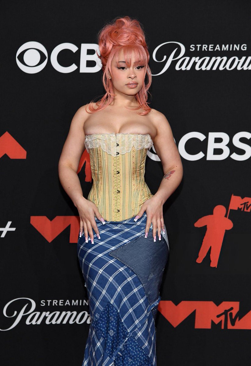 itgirlbackup's tweet image. Ice Spice attending the #VMAs    2025