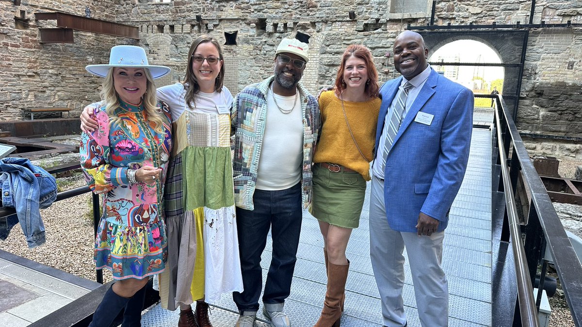 ACBaileyMN's tweet image. Assistant Commissioner Bailey is attending the Mill City Harvest Social. Love  by to support local farmers and food. Thank you Ella Daniels and Mill City Farmers Market!! @MNagriculture