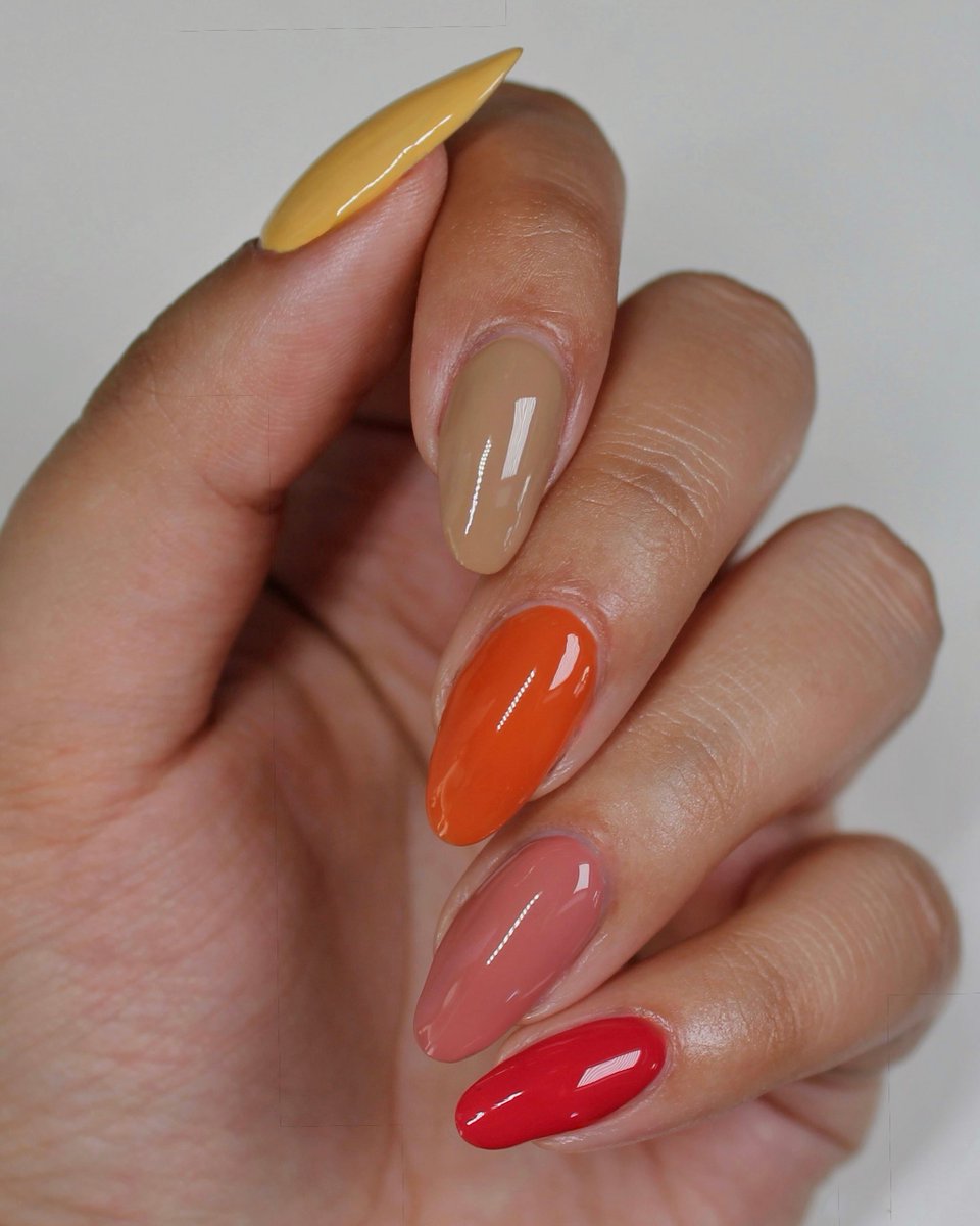 ellamila's tweet image. Fall skittle nails 💛🤎🧡🩷❤️ 

Colors used: Goldie, Of the Earth, Sunset Escape, Sixth Fix, Eighth Wonder

#ellamila #skittlenails #skittlemani #fallnails @aanchysnails