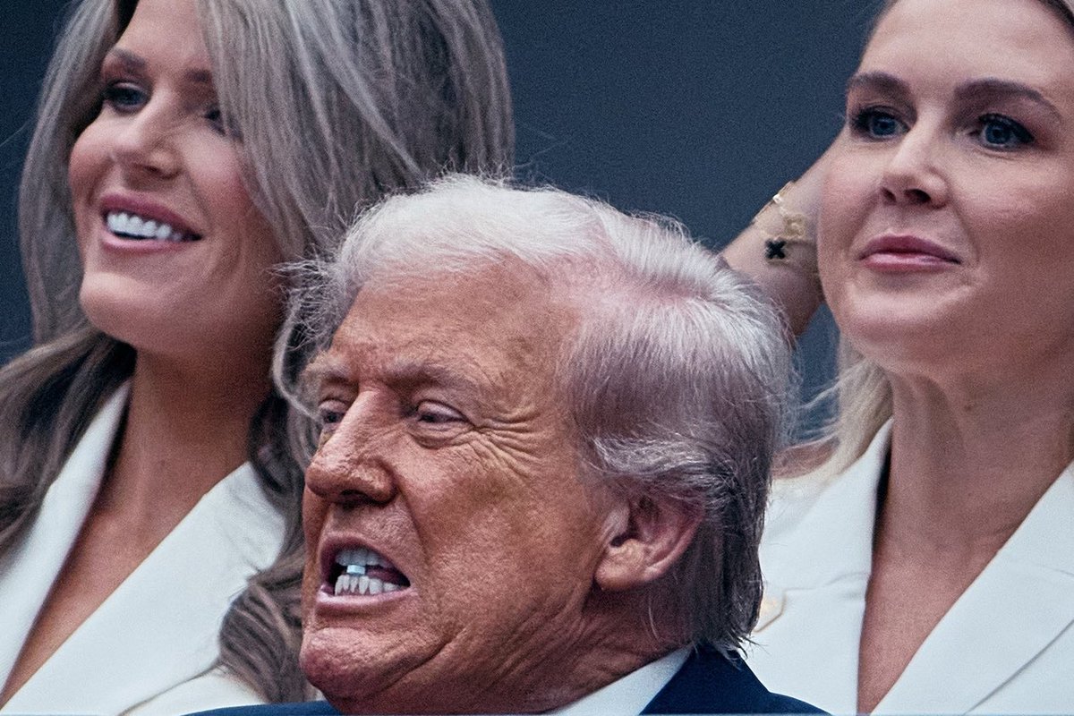 Can any doctors or pharmacists out there tell me what tablet the President is taking at the US Open?

Photo <a href="/AndresKudacki/">Andres Kudacki</a>